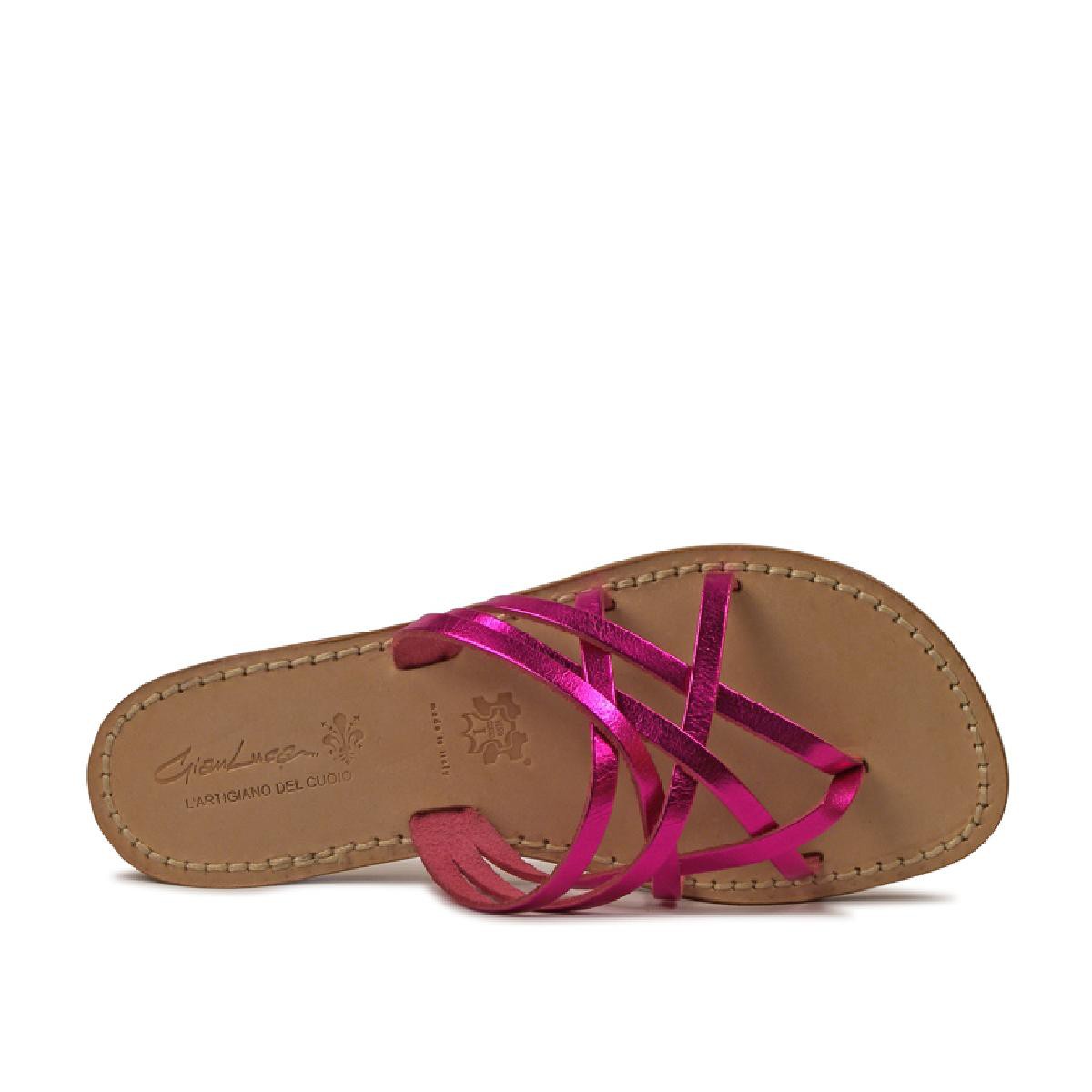 Ladies thong slippers in fuchsia laminated leather | The leather craftsmen