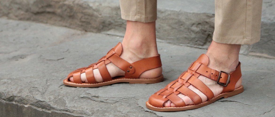 Sandalias de cuero hechas a mano en Italia